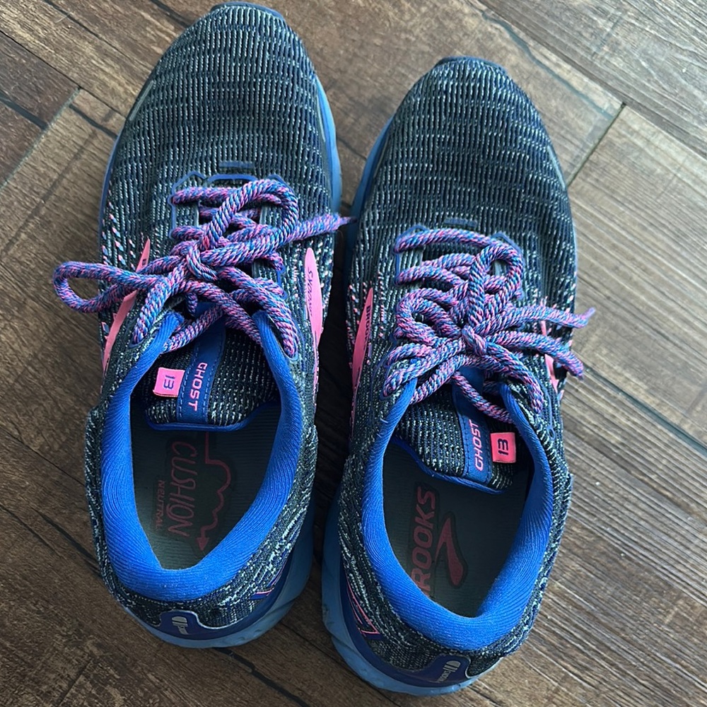Brooks Black and Pink Sneakers with Breathable Mesh and Padded Collar